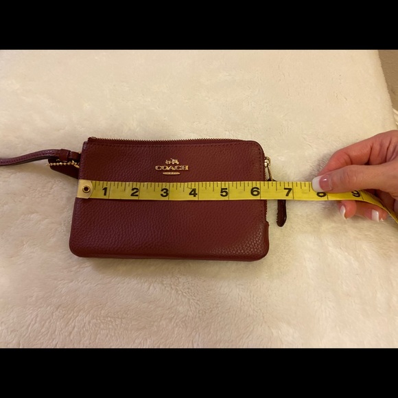 🎉Host Pick 🎉 Coach New York Wristlet - Picture 5 of 7